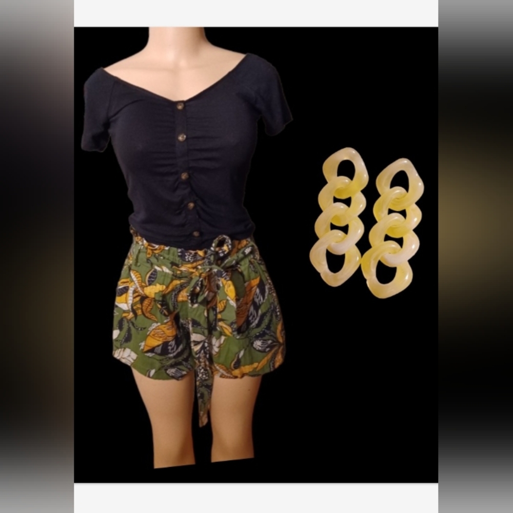 Avant garde shorts set New medium